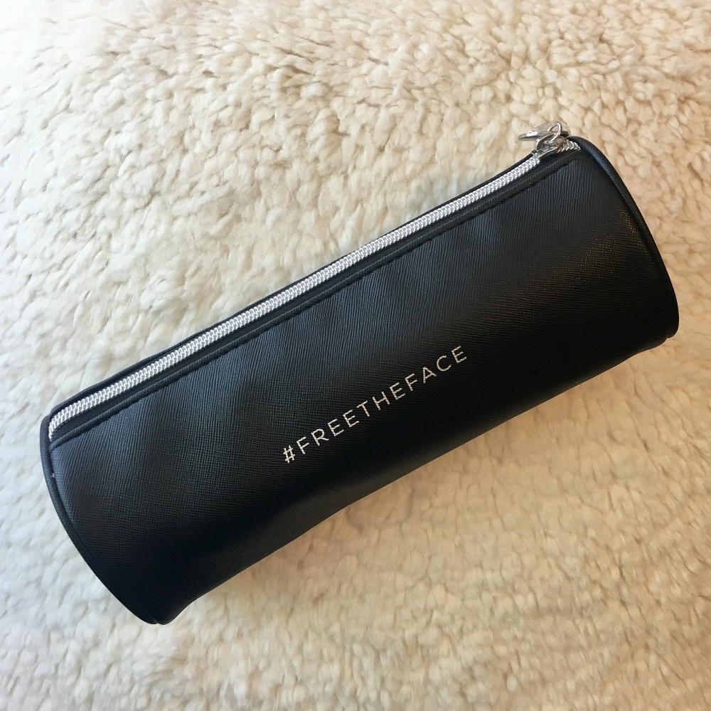 bareMinerals | BAREPRO Makeup Bag